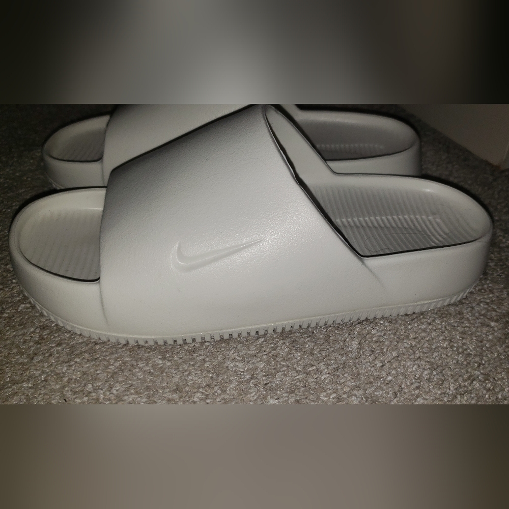 Women's slides